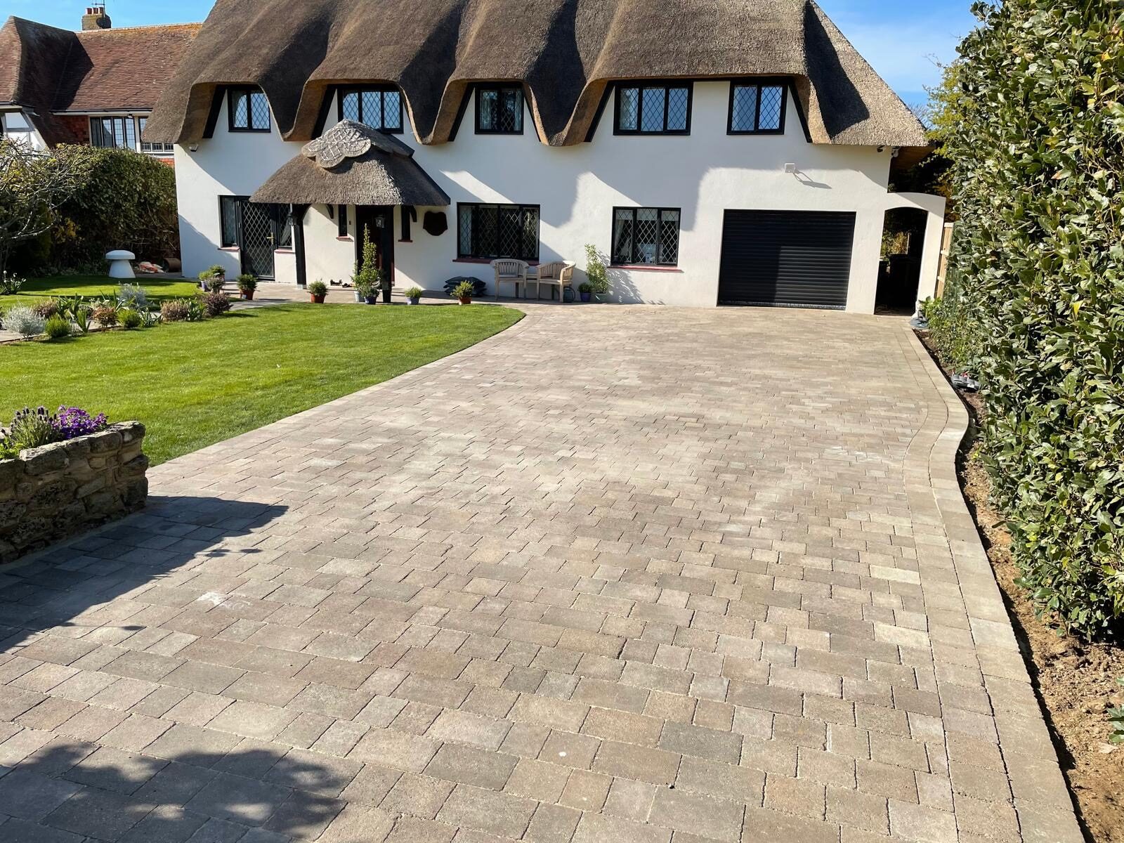 Block paving driveway in Surrey by Jobson Landscape Contractors