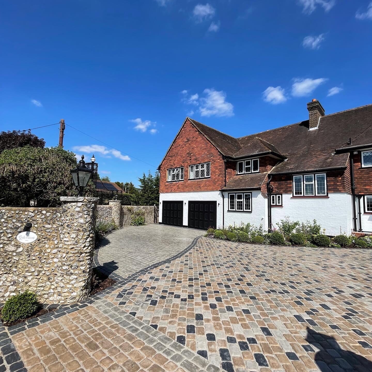 Block paving driveway and frontage in Surrey