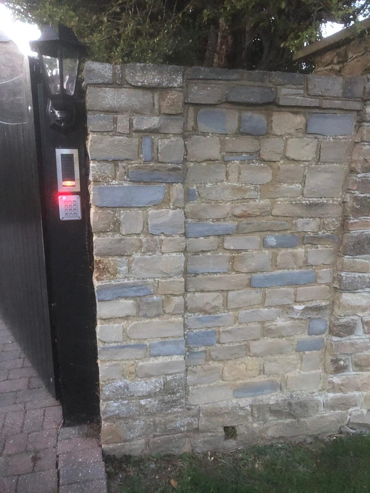 Natural stone garden wall in Surrey